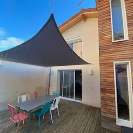 Maison Duplex Avec Terrasse Proche De La Gare Sncf Apartament