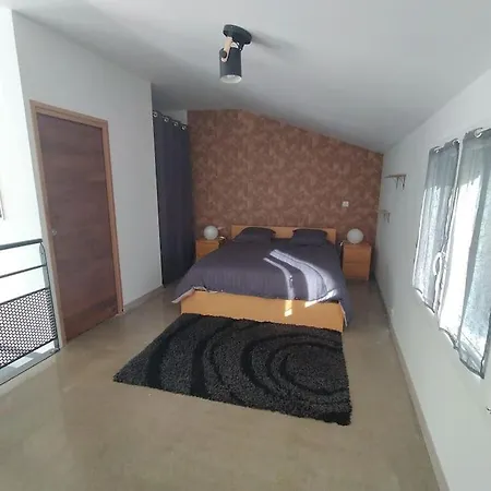 Apartament Maison Duplex Avec Terrasse Proche De La Gare Sncf